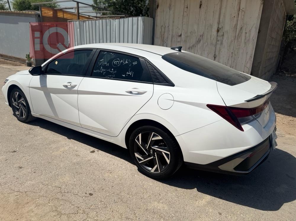 هیوندای ئەلەنترا
